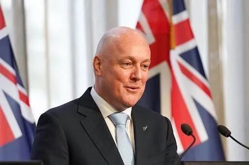 特朗普嘴炮+鲍威尔观望,纽币在‘火山口上跳舞’  第3张 特朗普嘴炮+鲍威尔观望,纽币在‘火山口上跳舞’  第3张