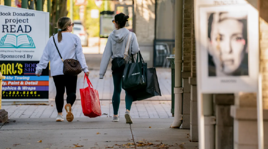美国开始假日购物季,预计关税将开始更多地反映在消费者价格中  第1张 美国开始假日购物季,预计关税将开始更多地反映在消费者价格中  第1张