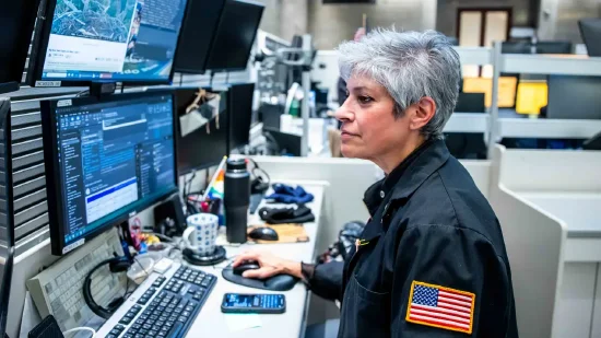 尾盘:美股走低科技股领跌 纳指下跌1.3% 第1张 尾盘:美股走低科技股领跌 纳指下跌1.3% 第1张