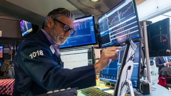 午盘：美股维持涨势 市场关注美国政府停摆事件进展  第1张