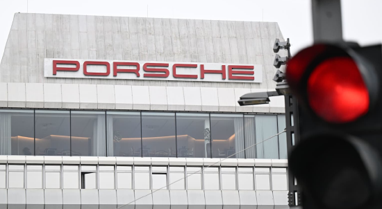 大众集团利润暴跌61% 关税与保时捷危机双重打击 第1张 大众集团利润暴跌61% 关税与保时捷危机双重打击 第1张