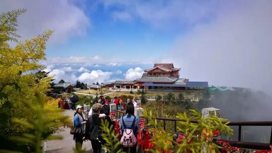 峨眉山公告：持有500股免门票  第1张