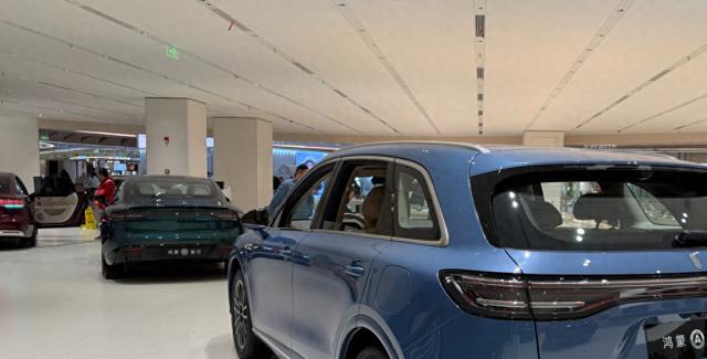 年末车市未见翘尾行情：部分消费者开始观望，业内期待补贴接续  第1张