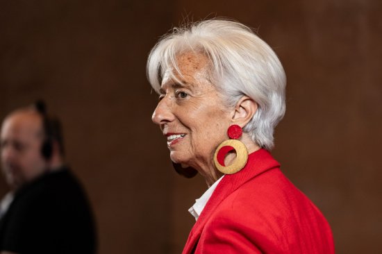 分析：欧央行行长2024年实际总收入是美联储主席薪酬的四倍  第1张