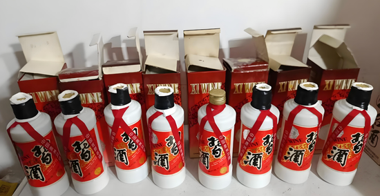 习酒大单品突遭抛售！ 数万瓶涌入市场，价格日跌百元，董事长刚称“加强秩序”|酒业内参  第1张