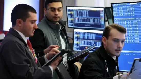 午盘：美股继续上扬 道指上涨360点  第1张