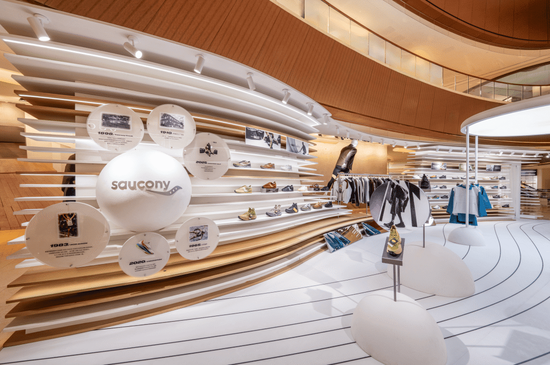 丁水波坐不住了！特步业绩不及预期，竟靠两年前跨国收购撑场  第4张