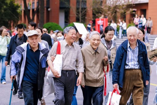 上海交通大学校友代表陈光明：校训精神已深入骨髓  第35张