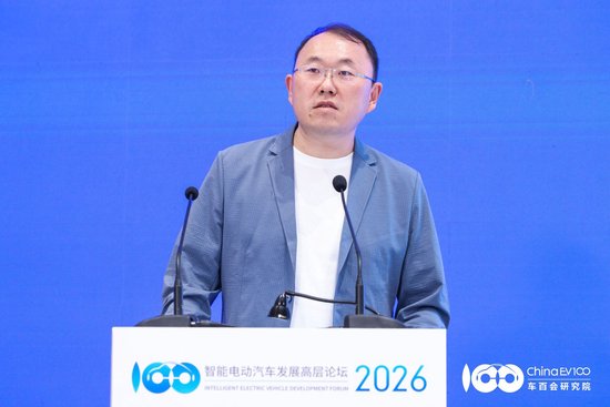 理想汽车智能工业副总裁王巍:正致力于制造“硅基专家” 第1张 理想汽车智能工业副总裁王巍:正致力于制造“硅基专家” 第1张