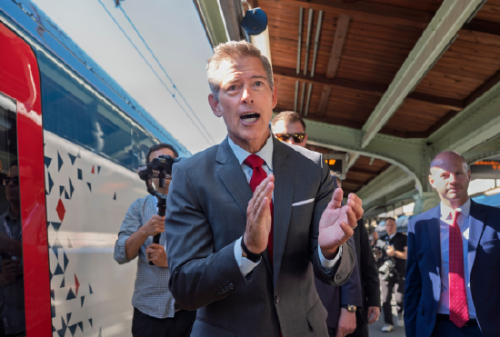 18年，150亿美元，0铁轨？ 美国加州“高铁梦”沦为全美笑柄，马斯克急忙补刀｜硅谷观察  第4张